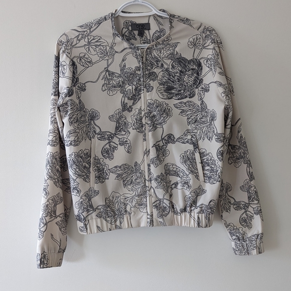 Floral Print Bomber Jacket - Picture 3 of 7
